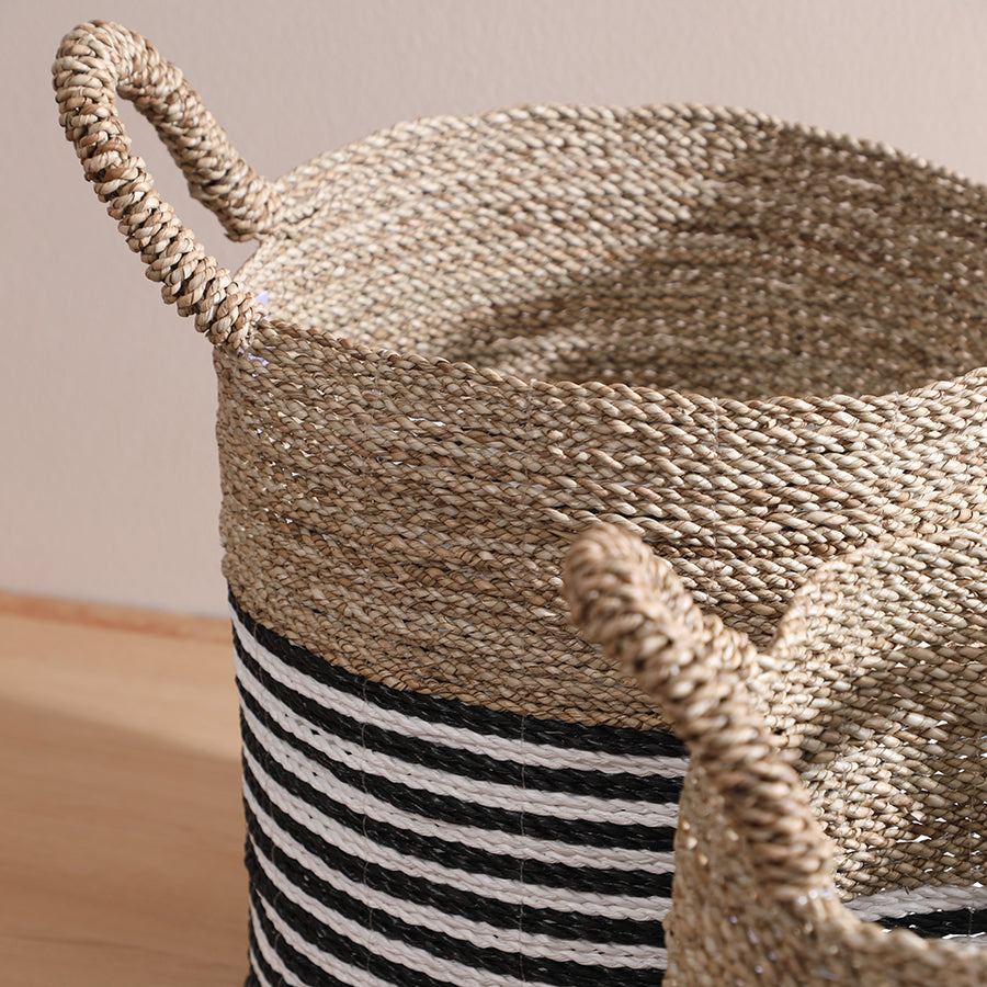 Modern farmhouse woven basket,
Black white seagrass basket,
Versatile basket for plants and storage, Artisan-crafted woven basket, Neutral tone decorative basket, Indoor outdoor woven basket.