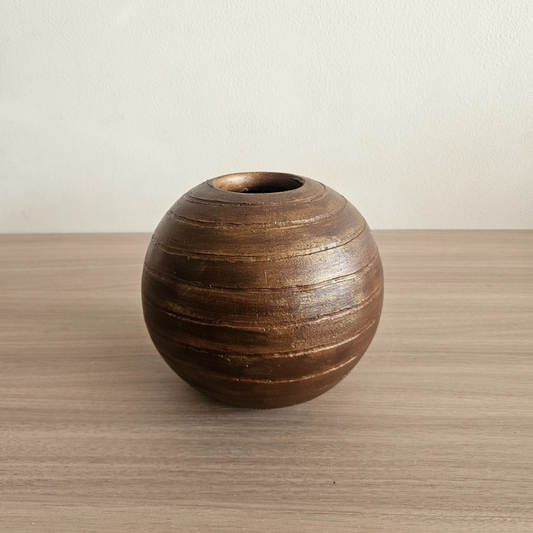 Vase for Dried Flowers
Vase for Pampas Grass
Coffee Table Decor
Console Table Styling
Shelf Decor Accessory
Entryway Decoration
Living Room Accent Piece
Bedroom Decor Accessory
Dining Table Styling
Modern Home Decor
Neutral Home Accessories
Rustic Interior Styling
Decorative Pottery Accent
Luxury Home Styling
Small Decorative Vase