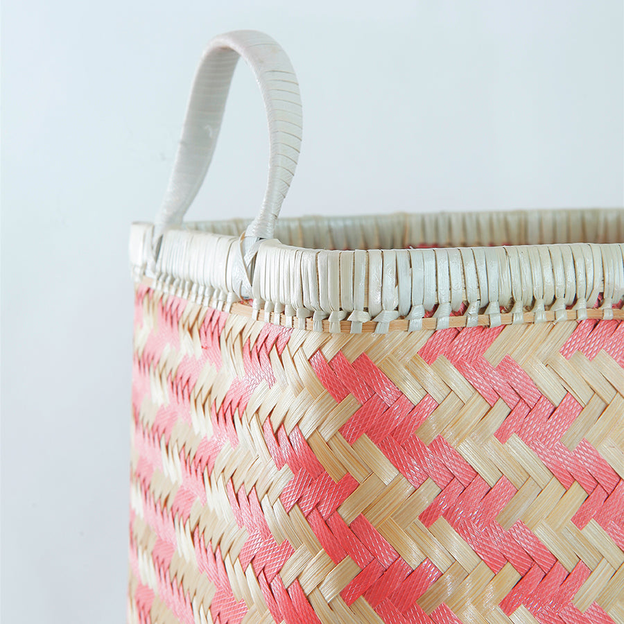 Woven basket with handle,
Pink and natural handwoven basket, Detailed rattan storage bin, Eco-friendly woven organizer,
Handcrafted basket with loop handles, Close-up of pink and beige woven storage basket, Handmade natural fiber storage bin with sturdy handles, Durable and decorative handwoven organizer, Artisan storage basket with white top edge detail, High-quality woven basket for home storage, Bamboo weave storage box , Straw basket with plastic-coated handles,
Traditional weaving basket pattern .