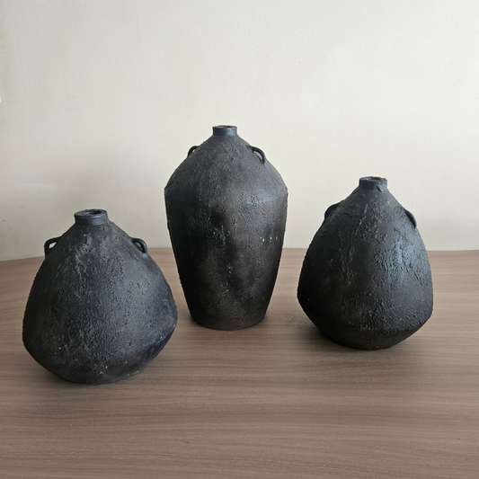 KURO TERRACOTA VASE