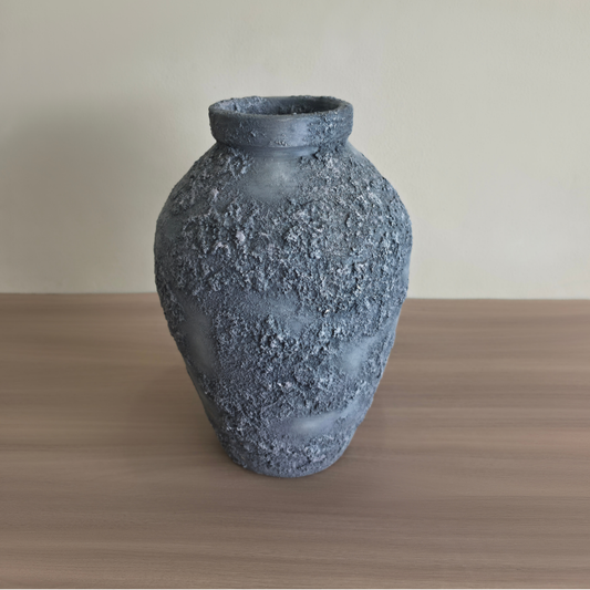 Black Terracotta Vase for Living Room
Large Decorative Terracotta Floor Vase,
Handmade Black Clay Vase,
Terracotta Vase for Pampas Grass,
Rustic Black Vase for Home Decor,
Modern Terracotta Vase for Shelf Styling,
Decorative Vase for Console Table,
Wabi Sabi Terracotta Vase,
Textured Black Terracotta Vase,
Artisan Handmade Vase for Interior Styling.