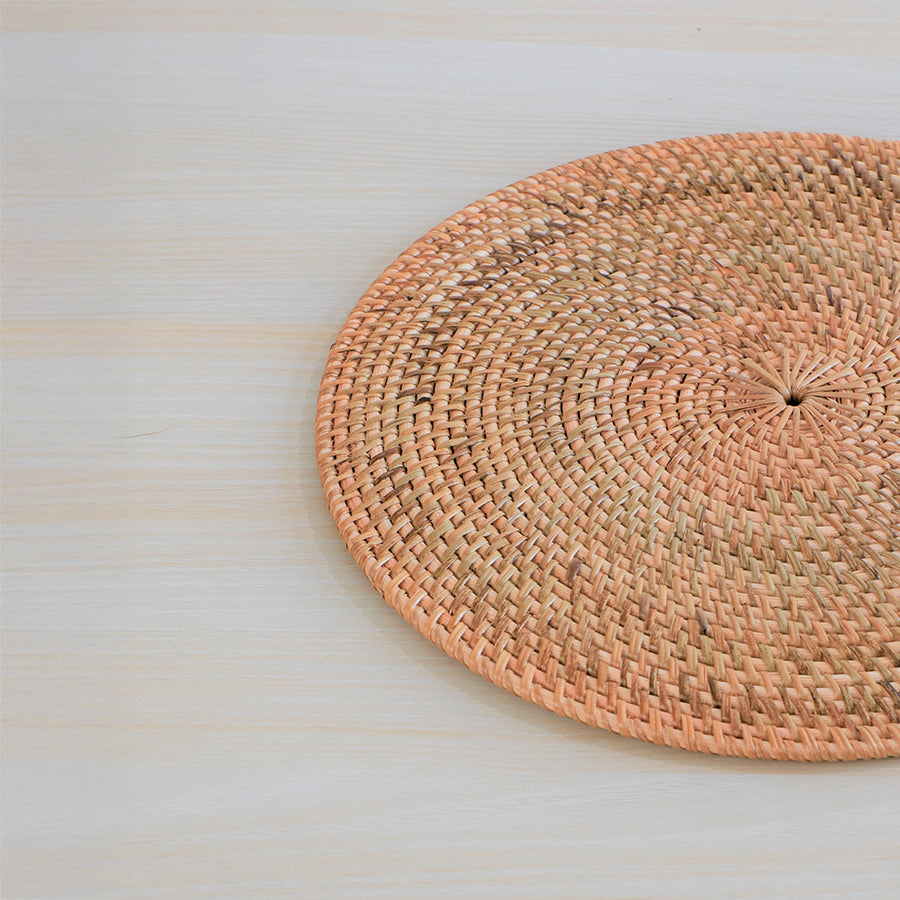 Handwoven rattan placemat, Natural wicker table mat, Boho rattan dining mat, Eco-friendly woven placemat, Rustic round placemat, Straw placemat for table, Farmhouse table mat, Sustainable rattan table décor, 
Minimalist natural placemat, Organic style table setting, 

